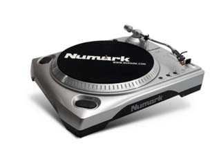 Turntable with USB Audio Interface ttUSB�ɂ��Ă̊��z�E�]���E���R�~�i�N�`�R�~�j�����L�����������B