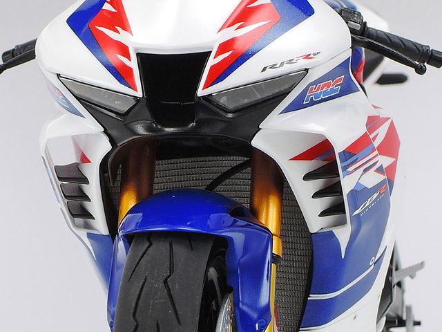 �y�I�[�N�V�������i�z1/12 �I�[�g�o�C�V���[�Y No.141 Honda CBR1000RR-R FIREBLADE SP 30th Anniversary