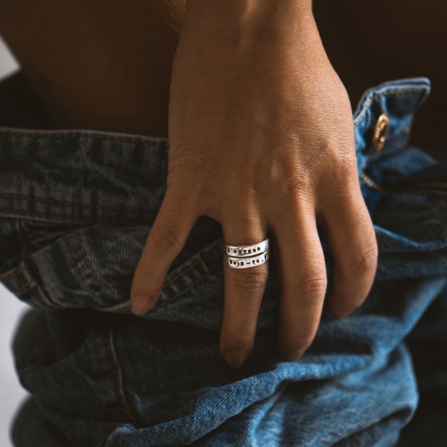 �y�I�[�N�V�������i�z�V���o�[ �����O Bonheur �K���̎�� 12�� R102