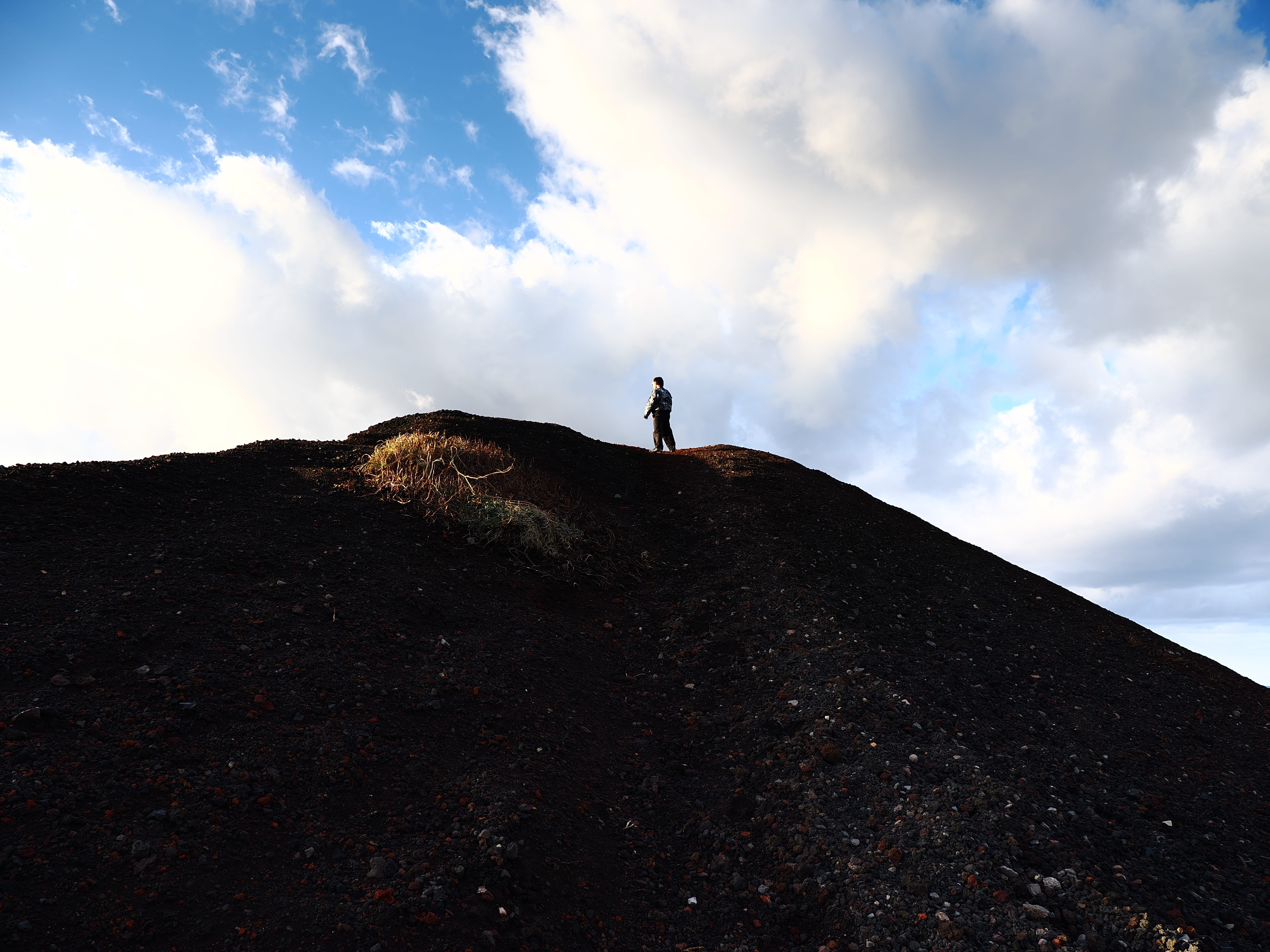 OM SYSTEM OM-3 M.ZUIKO DIGITAL ED 12-100mm F4.0 IS PRO�@1/320�b,F5.6,ISO200, -0.7EV,WB�I�[�g�J���[�v���t�@�C���R���g���[���A���C�uGND(ND4,Soft)