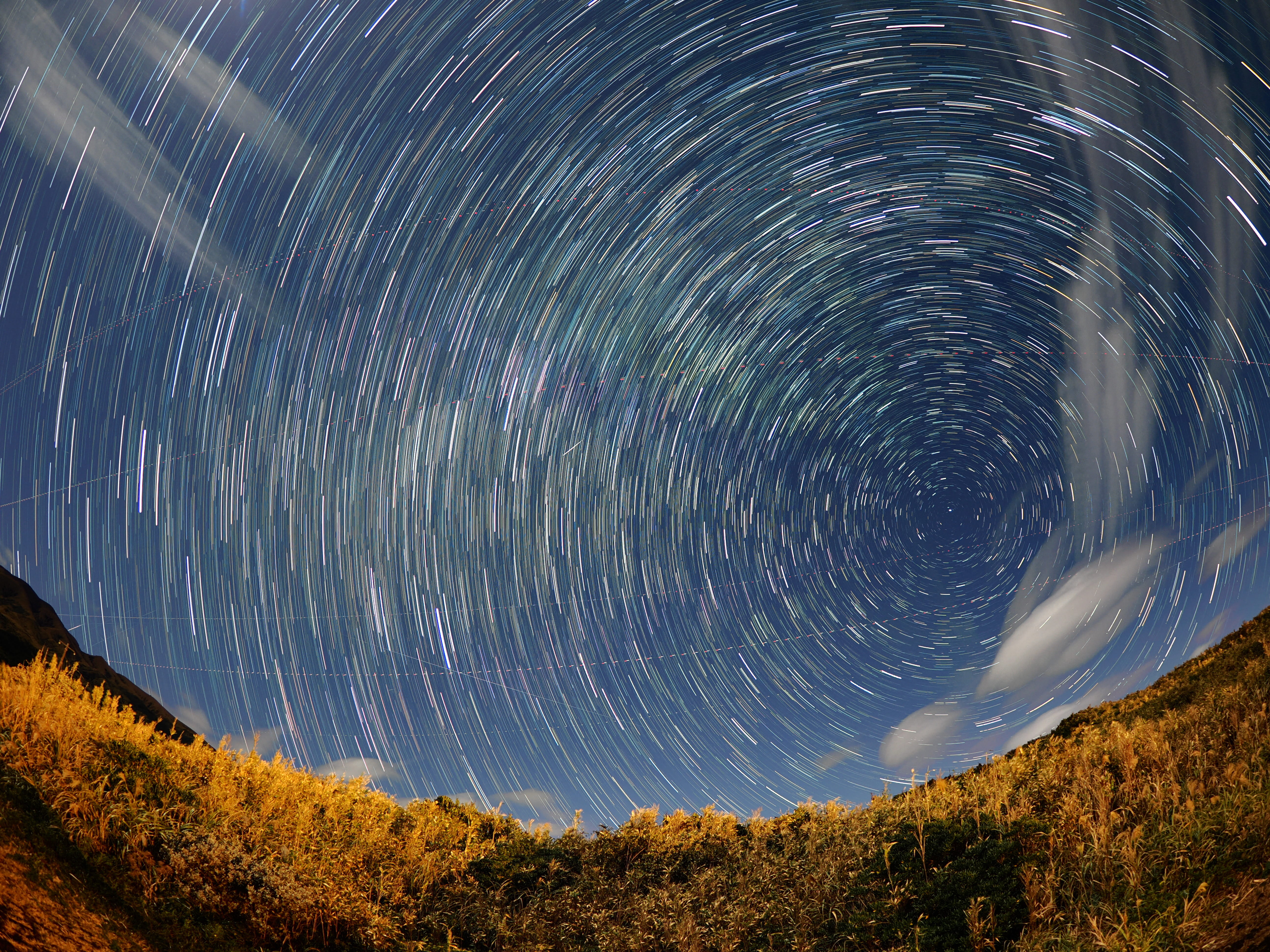 OM SYSTEM OM-3 M.ZUIKO DIGITAL ED 8mm F1.8 Fisheye PRO�@25�b,F1.8,ISO800, 0EV,WB�I�[�g�J���[�v���t�@�C���R���g���[���@���C�u�R���|�W�b�g70�R�}